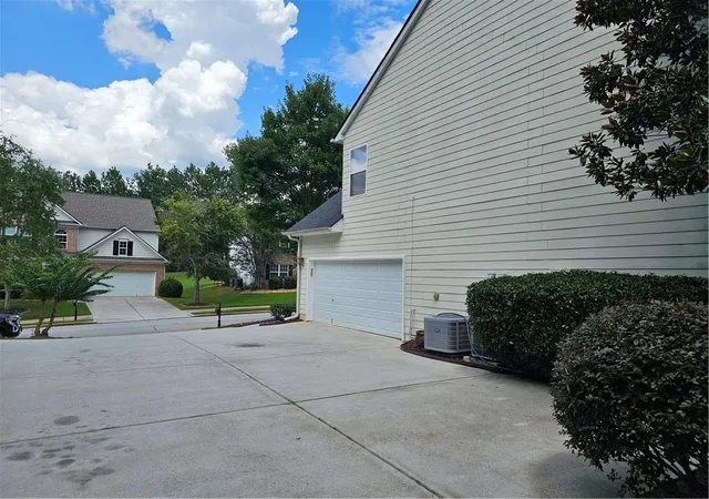 Photo 4 of Single family home for sale at 5408 Bighorn Pass SW, Atlanta, GA 30349 | MLS# 7819886 | Listing updated on 2026-10-02
