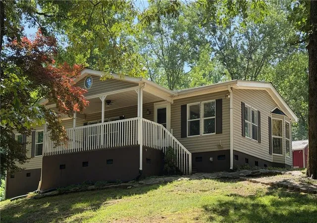 Homes for sale in Lula, GA | 7911 Belton Bridge Rd, Lula, GA 30554 | MLS# 7797897