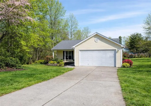 Homes for sale in Mount Airy, GA | 238 Ivy Hills Cir, Mount Airy, GA 30563 | MLS# 7748485