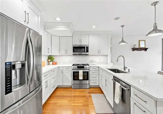 3rd image of 2965 Pharr Ct S Nw, Atlanta, GA 30305