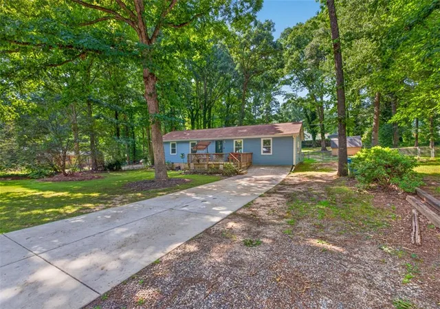 3rd image of 869 Rock Oak Ln, Lawrenceville, GA 30046 | MLS# 7801299