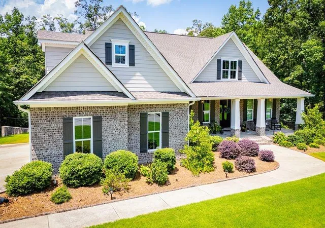 2nd image of 7503 Elderberry Dr, Douglasville, GA 30135 | MLS# 7799229