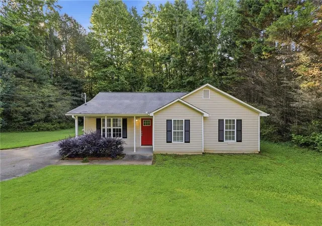 Photo 1 of Sale Pending at 572 Southern Tr Dr, Rockmart, GA 30153 | MLS# 7784500 | Listing updated on 2026-10-13