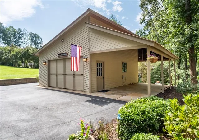 Photo 3 of Sale Pending at 346 Indian Cvs Dr, Dawsonville, GA 30534 | MLS# 7821870 | Listing updated on 2026-08-29