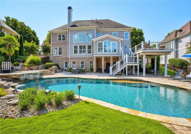 2nd image of 1043 Meadow Club Ct, Suwanee, GA 30024 | MLS# 7822812