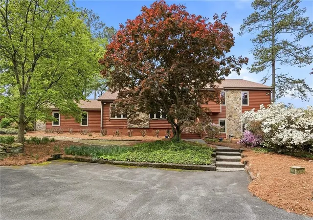 Photo 3 of Sale Pending at 4228 Cove Ct Ne, Marietta, GA 30067 | MLS# 7749718 | Listing updated on 2026-09-02