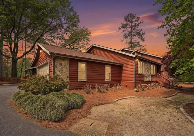 Photo 3 of Sale Pending at 4228 Cove Ct NE, Marietta, GA 30067 | MLS# 7749718 | Listing updated on 2026-09-02
