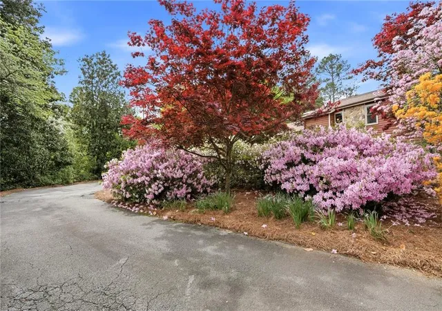 Photo 4 of Sale Pending at 4228 Cove Ct NE, Marietta, GA 30067 | MLS# 7749718 | Listing updated on 2026-09-02