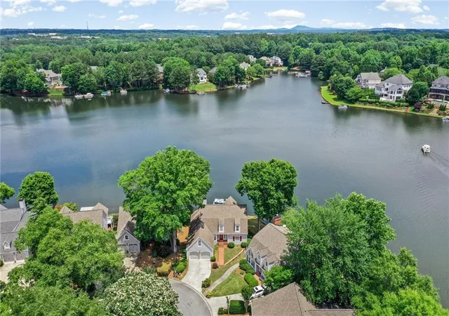 Homes for sale in Alpharetta, GA | 6425 Spinnaker Ln, Alpharetta, GA 30005 | MLS# 7749965