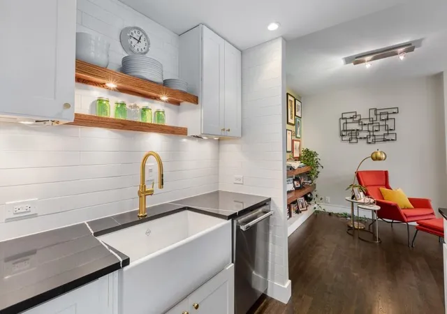 Listing Photo 4 - Condo for sale in building located at 145 15th St NE Unit 826, Atlanta, GA 30309 - Unit #826