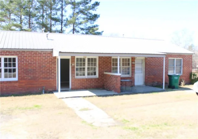 Homes for sale in Sylvester, GA | 707 N Washington St, Sylvester, GA 31791 | MLS# 7736141