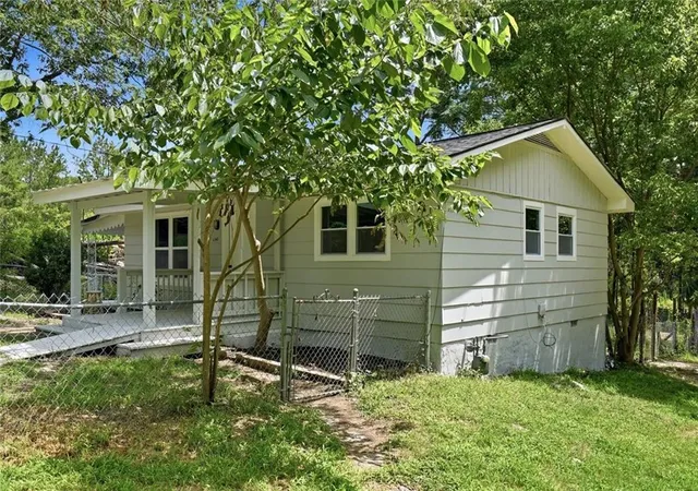 Photo 3 of Sale Pending at 6140 Nichols Dr, Union City, GA 30291 | MLS# 7803978 | Listing updated on 2026-10-05