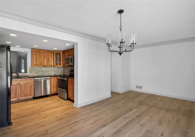 5th image of 1 Fairway Dr, Kennesaw, GA 30144 | MLS# 7739670