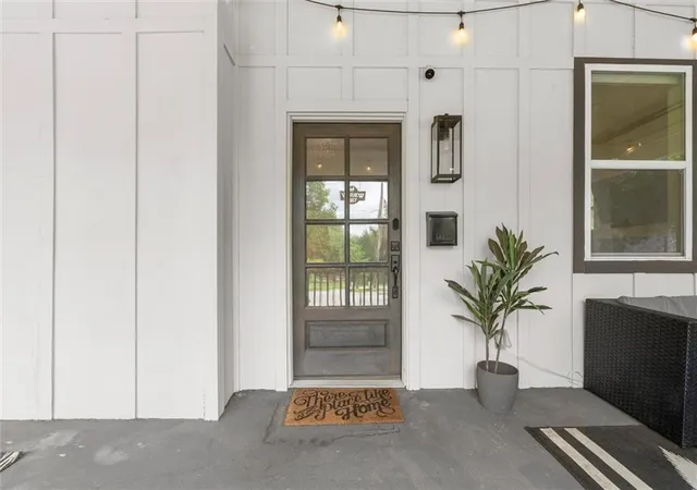 Photo 4 of Single family home for sale at 1367 Lucile Ave SW, Atlanta, GA 30310 | MLS# 7860881 | Listing updated on 2026-10-30