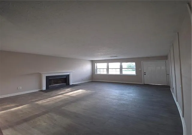 2nd image of 1735 Fox Chase Ct, Conyers, GA 30013 | MLS# 7764587