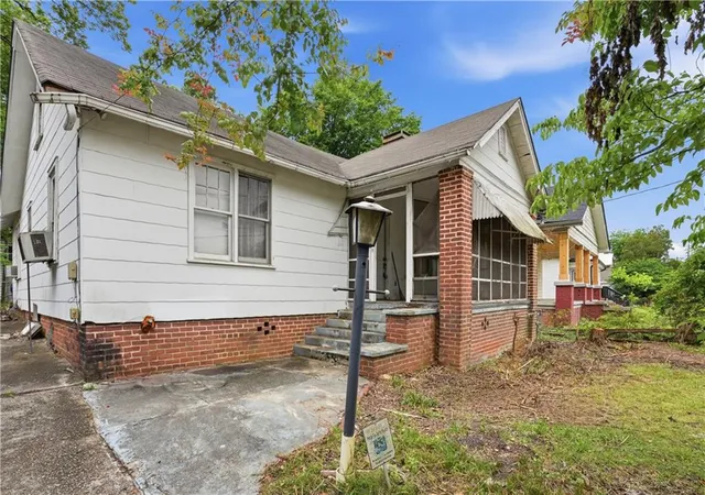 Homes for sale in Atlanta, GA | 1426 Wadley Ave, Atlanta, GA 30344 | MLS# 7789087
