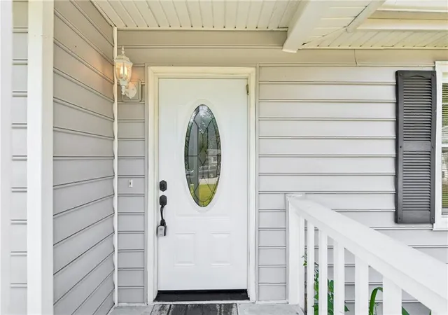 Photo 3 of Sale Pending at 2901 Waterford Dr, Gainesville, GA 30504 | MLS# 7803107 | Listing updated on 2026-10-03
