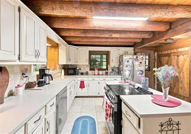 Photo 3 of Sale Pending at 7918 Holyoke Rd, Cumming, GA 30040 | MLS# 7821416 | Listing updated on 2026-09-10