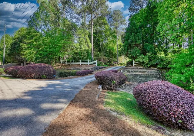 3rd image of 393 Edwards Rd, Oxford, GA 30054 | MLS# 7757010