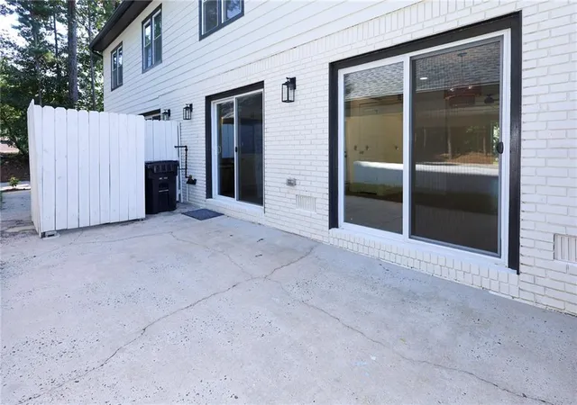Photo 4 of House for sale at 150 Hunters Cvs, Roswell, GA 30076 | MLS# 7828262 | Listing updated on 2026-08-29