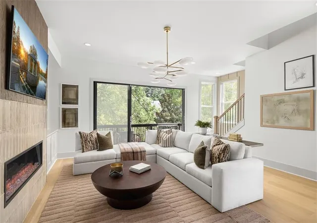 3rd image of 2246 Crestview Dr #34, Brookhaven, GA 30319 | MLS# 7789526