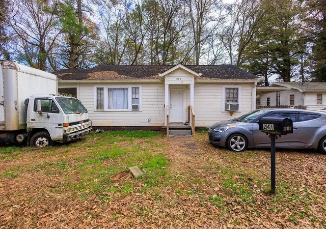 Photo 2 of Single family home for sale at 241 E Killian St, Canton, GA 30114 | MLS# 7536379 | Listing updated on 2026-09-02