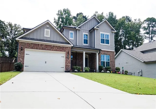 Photo 3 of Single family home for sale at 585 Briard Dr, Buford, GA 30518 | MLS# 7756264 | Listing updated on 2026-09-01