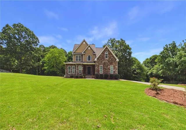 2nd image of 450 E End Rd, Covington, GA 30014 | MLS# 7804272