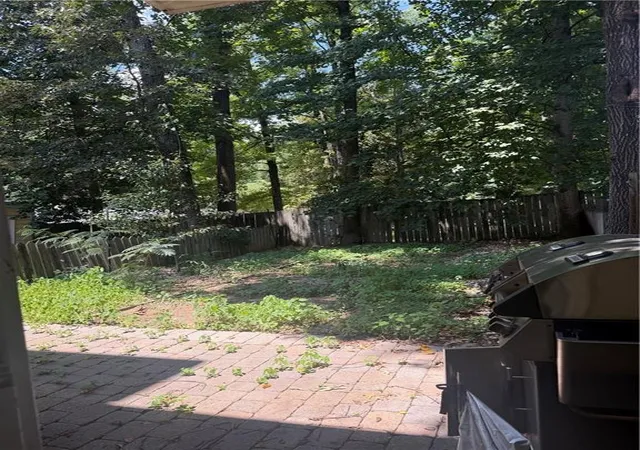 Photo 3 of Sale Pending at 513 Salem Woods Dr Se, Marietta, GA 30067 | MLS# 7804745 | Listing updated on 2026-10-09