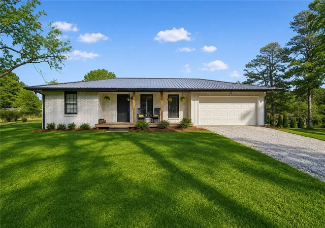 1st image of 4283 Hiram Lithia Springs Rd Sw, Powder Springs, GA 30127 | MLS# 7783443