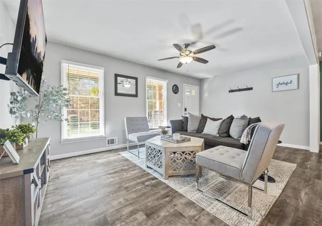 3rd image of 4283 Hiram Lithia Springs Rd Sw, Powder Springs, GA 30127 | MLS# 7783443
