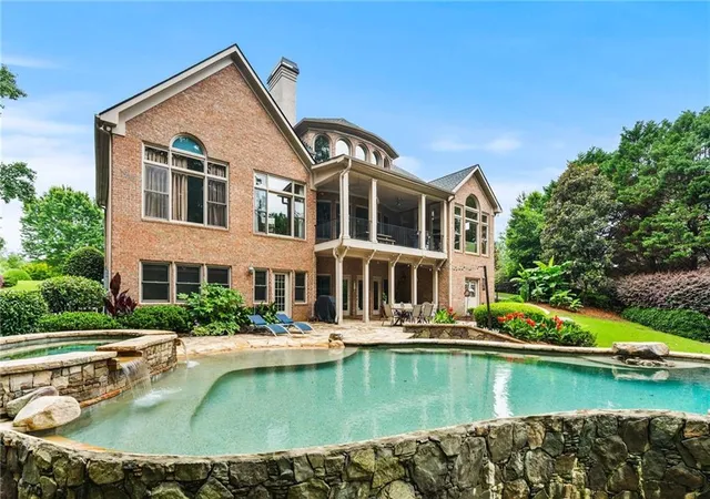 Photo 4 of Single family home for sale at 160 Ansley Way, Roswell, GA 30075 | MLS# 7744781 | Listing updated on 2026-06-17