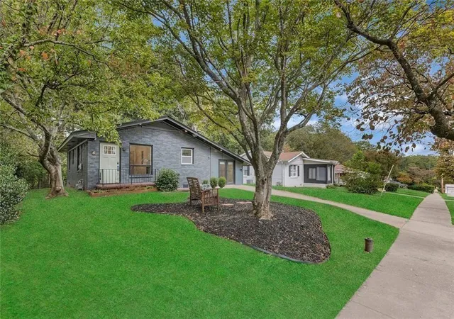 2nd image of 1265 Calhoun Ave, Atlanta, GA 30344 | MLS# 7708946