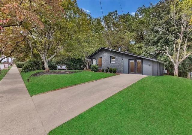 3rd image of 1265 Calhoun Ave, Atlanta, GA 30344 | MLS# 7708946