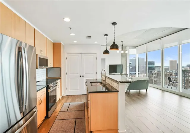 2nd image of 860 Peachtree St Ne #1718, Atlanta, GA 30308 | MLS# 7781241
