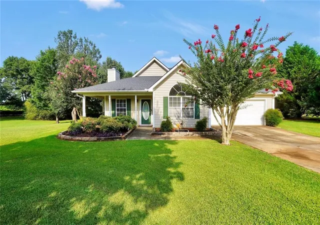 Photo 2 of Single family home for sale at 1130 Larkspur Dr, Locust Grove, GA 30248 | MLS# 7830198 | Listing updated on 2026-09-01