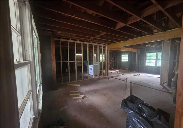 2nd image of 343 Laquita Dr Se, Atlanta, GA 30315 | MLS# 7773259