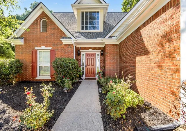 2nd image of 165 Roberts Rd, Suwanee, GA 30024 | MLS# 7824866