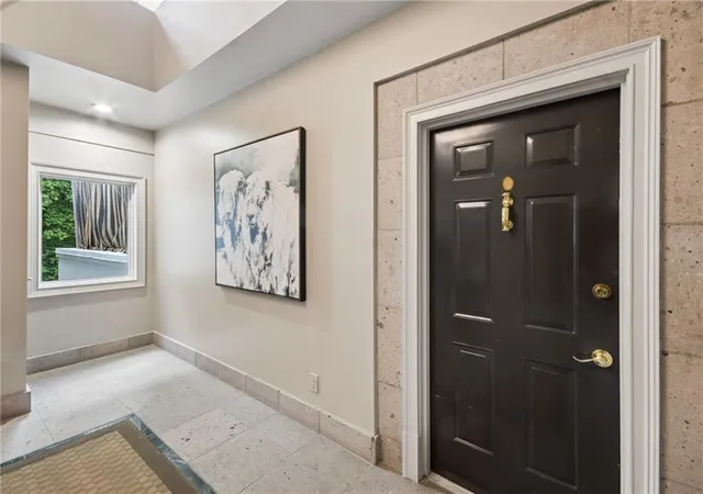 Photo 3 of Condo for sale at 2960 Pharr Ct S NW #N6 & N8, Atlanta, GA 30305 | MLS# 7823302 | Listing updated on 2026-09-13