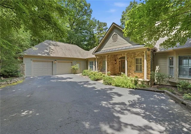 Photo 4 of Sale Pending at 150 Summit Dr, Jasper, GA 30143 | MLS# 7780410 | Listing updated on 2026-08-29