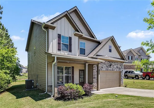 Photo 3 of Sale Pending at 105 Mcentyre Ct, Calhoun, GA 30701 | MLS# 7772257 | Listing updated on 2026-10-03