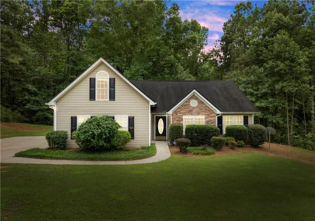 Photo 2 of Sale Pending at 6000 Devonshire Dr, Flowery Branch, GA 30542 | MLS# 7794799 | Listing updated on 2026-10-07