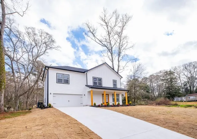 Photo 2 of Sale Pending at 165 Strickland St, Fairburn, GA 30213 | MLS# 7804903 | Listing updated on 2026-10-04