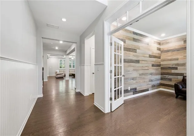 Photo 2 of Single family home for sale at 895 Laura Jean Ct, Buford, GA 30518 | MLS# 7829141 | Listing updated on 2026-09-19
