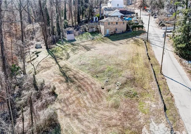2nd image of 977 North Eugenia Pl, Atlanta, GA 30318 | MLS# 7728139