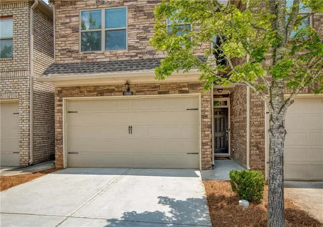 2nd image of 10659 Naramore Ln, Johns Creek, GA 30022 | MLS# 7773860