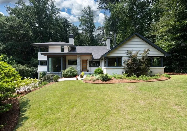 Photo 1 of Sale Pending at 878 Barton Woods Rd Ne, Atlanta, GA 30307 | MLS# 7814133 | Listing updated on 2026-09-04