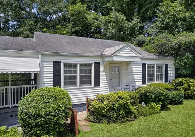Photo 2 of Single family home for sale at 2727 Humphries St, Atlanta, GA 30344 | MLS# 7813100 | Listing updated on 2026-08-25