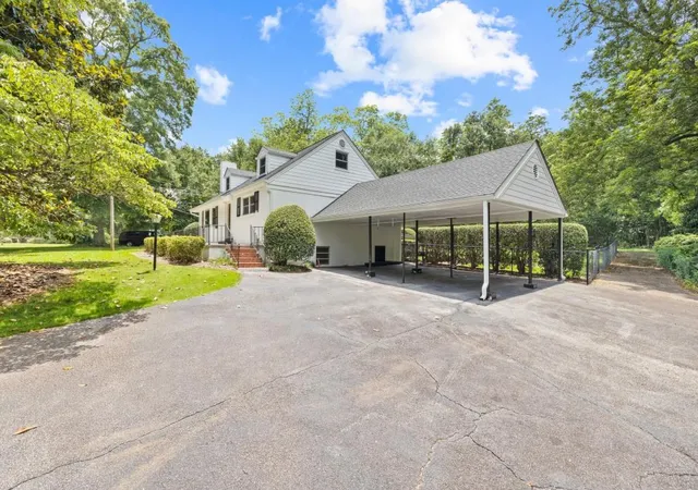 4th image of 357 W Hightower Trl, Social Circle, GA 30025 | MLS# 7785980