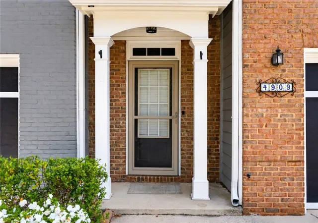 Photo 3 of Townhouse for sale at 4909 Sherwood Way, Cumming, GA 30040 | MLS# 7753184 | Listing updated on 2026-08-27